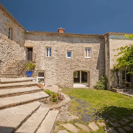 Guest house D'hotes, Mas De Louise Rousson (Gard)
