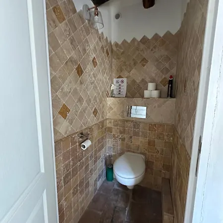 D'hotes, Mas De Louise Πανσιόν 3*